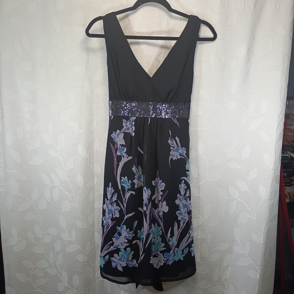 Connected Apparel Black Floral Sequin Empire Waist V-Neck Dress Small